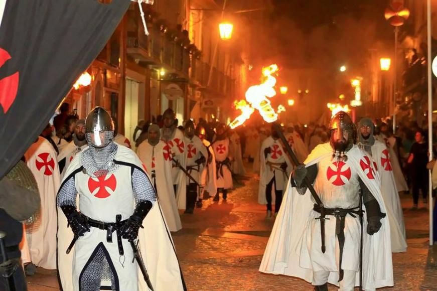 FESTA TEMPL&Aacute;RIA 2026 - CORTEJO NOTURNO